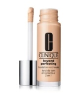 Clinique Beyond Perfecting 2-in-1: Foundation + Concealer Flüssige Foundation 30 ml Nr. Cn 10 Alabaster